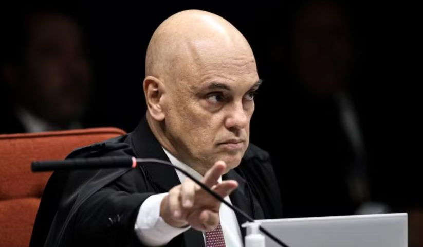 ‘Não pode normalizar’: Alexandre de Moraes exige volta do diploma para jornalista e alerta para desinformação