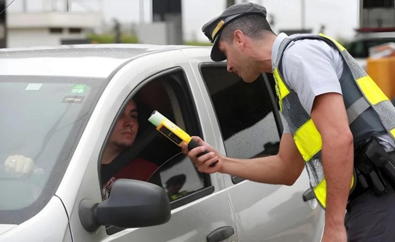 Nova regra da Lei Seca prevê uso de “drogômetro” para indicar a presença de psicoativos