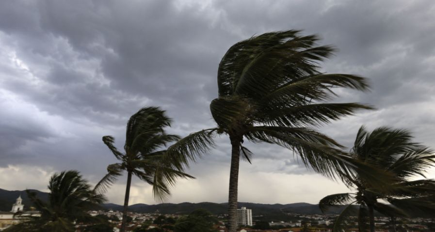 Defesa Civil emite alerta de alto risco para temporais no Sul de SC nesta quinta-feira, 20