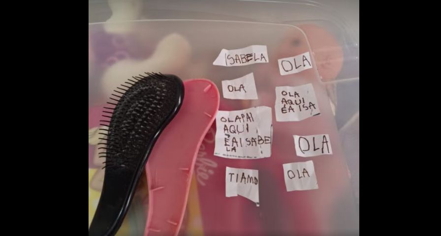 Pai encontra bilhetes escondidos por filha que morreu há 3 anos: 'Aqui é a Isa, ti amo'