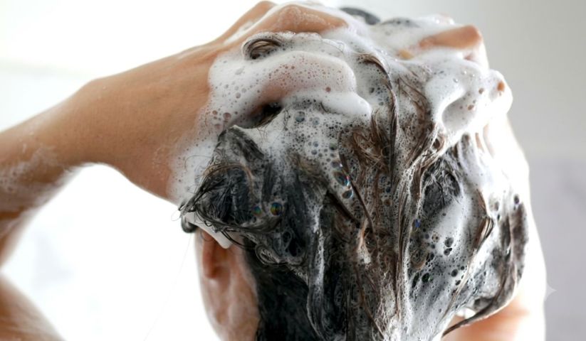 Anvisa manda tirar do mercado shampoo, sabonete, bronzeador e outros 4 produtos; uso deve ser interrompido imediatamente