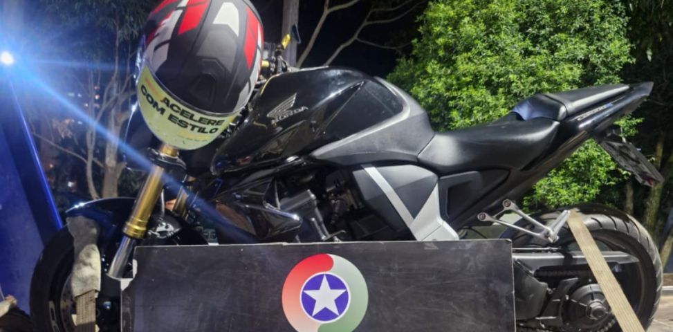 Polícia Militar recupera motocicleta furtada em Jaguaruna menos de 24 horas após o crime