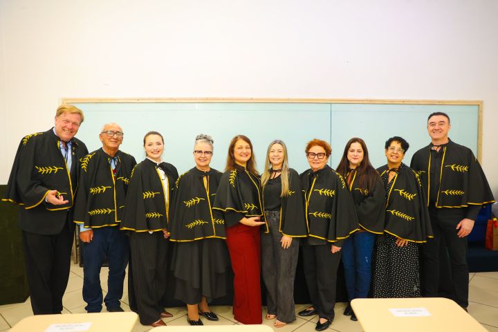 Editora UNIVINTE homenageia acadêmicos, estudantes e pesquisadores em cerimônia de reconhecimento à produção científica e cultural