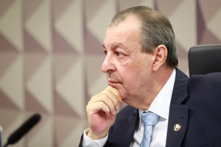 Visando agilizar aprovação, Omar Aziz (PSD-AM) vai manter texto da Câmara em relação à PEC pelo fim da escala 6x1