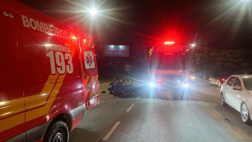Motociclista perde a consciência após colisão com carro na SC-434, em Garopaba