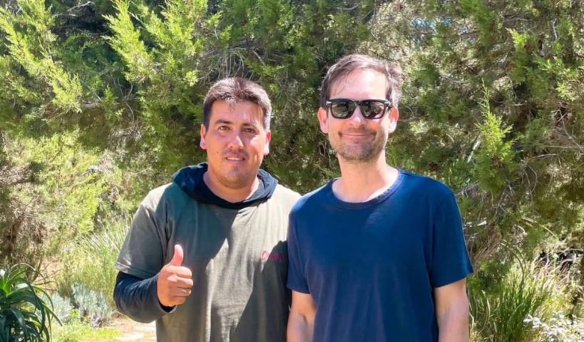 Fotógrafo paraguaio vira jardineiro de Tobey Maguire na Espanha