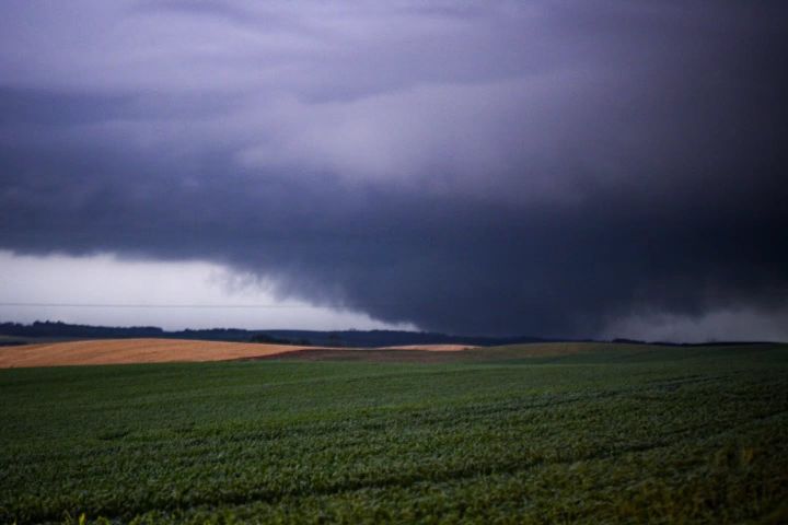 De granizo a tornado: noite de domingo é marcada por temporais em SC