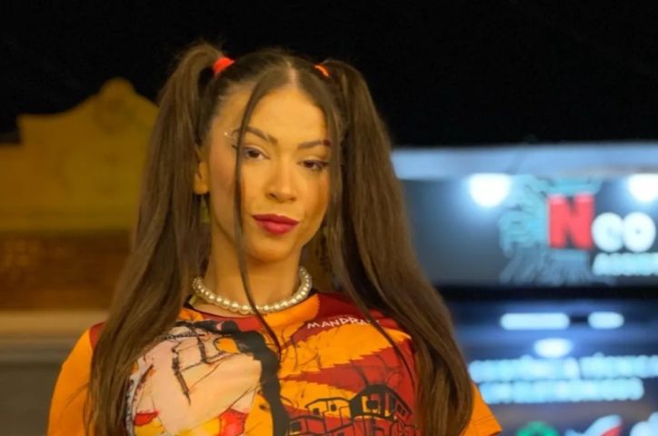 Tubaronense MC Pipokinha é condenada a pagar R$ 100 mil por show com conteúdo sexual