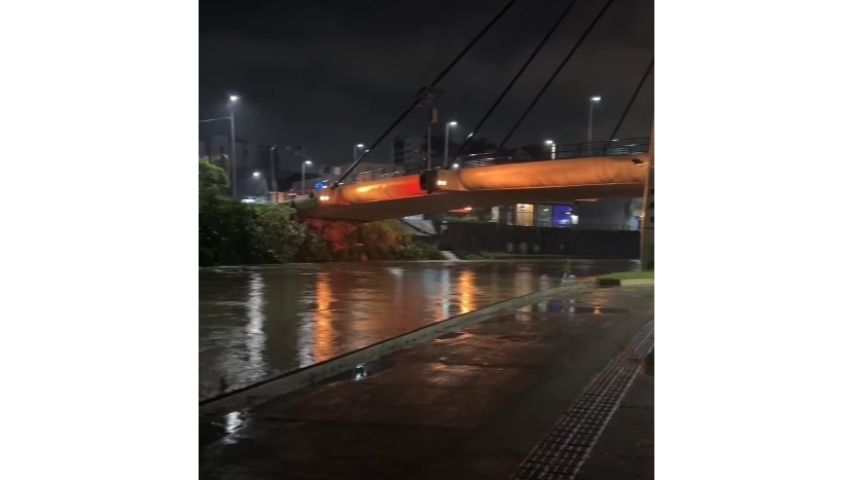Em SC: Após fortes chuvas, Rio Itajaí-Mirim sai da calha em Brusque