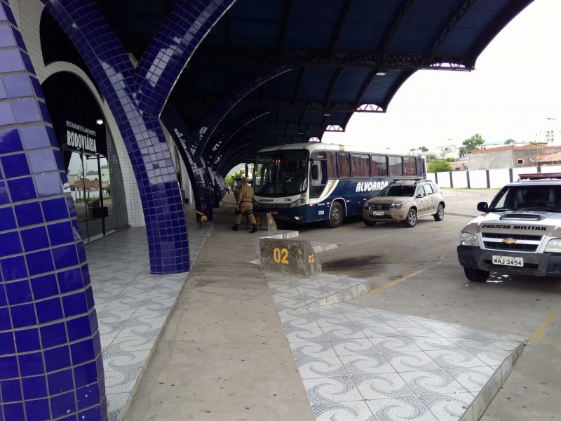 Tubarão: Caminhoneiro é assaltado em frente à rodoviária