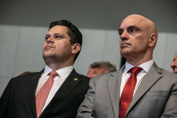 Alcolumbre rebate pressão por impeachment de Moraes e cita repasse para filme de Bolsonaro; VÍDEO