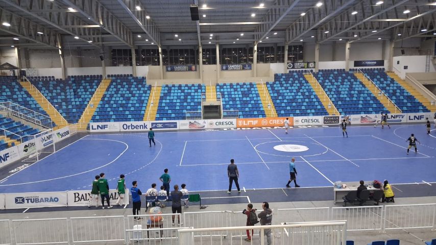 Após ataque a árbitros, jogos de futsal infantil foram realizados com os portões fechados