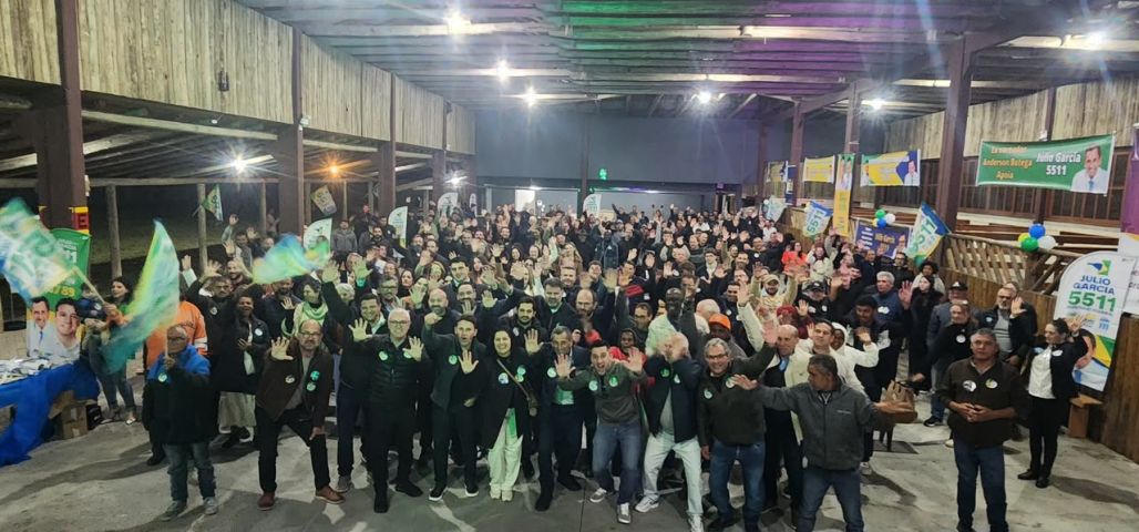 Beto e Julio reúnem 500 pessoas e mostram força política em Jaguaruna