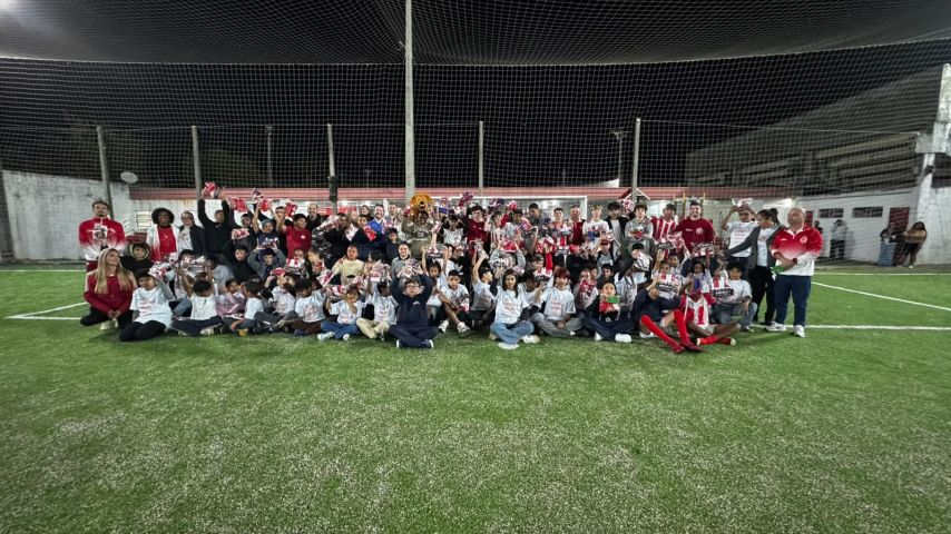 Pequenos Leoninos reúne mais de 150 pessoas em noite de entrega de uniformes esportivos