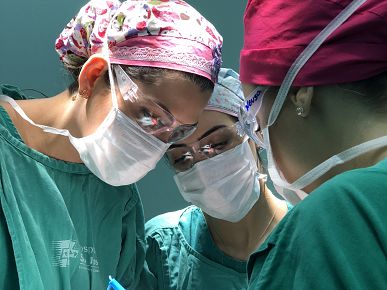 Ação voluntária:  Cirurgiões realizam reconstruções de mama no HSJosé