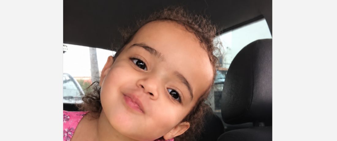 Menina de Tubarão enfrenta cirurgia delicada após diagnóstico de neurofibromatose tipo 1