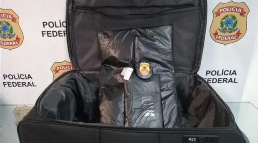Catarinense é flagrado tentando levar R$ 630 mil em drogas para a França