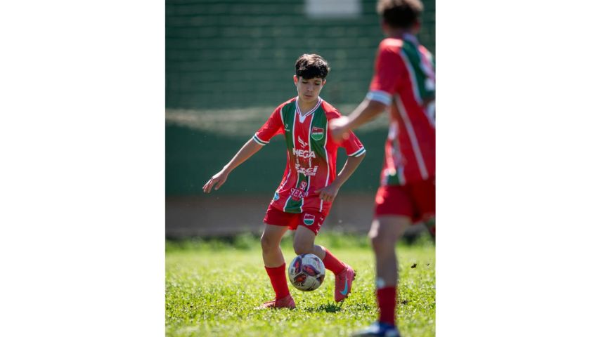 De Capivari de Baixo a Passo Fundo: atleta de 14 anos conquista vaga na base do futebol gaúcho