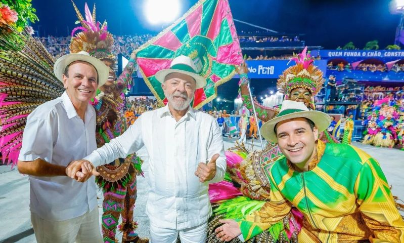 TSE aceita ação contra Lula por desfile de Carnaval que o homenageou