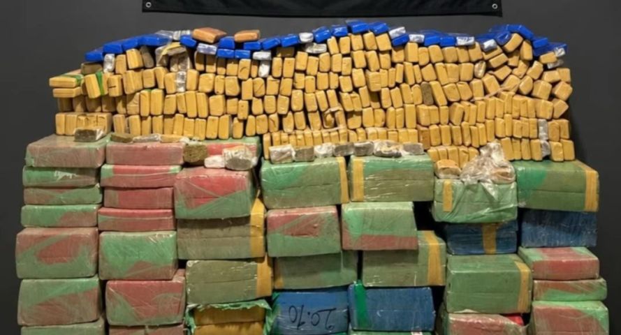 PM apreende mais de 1 tonelada de maconha em imóvel abandonado em Jaguaruna