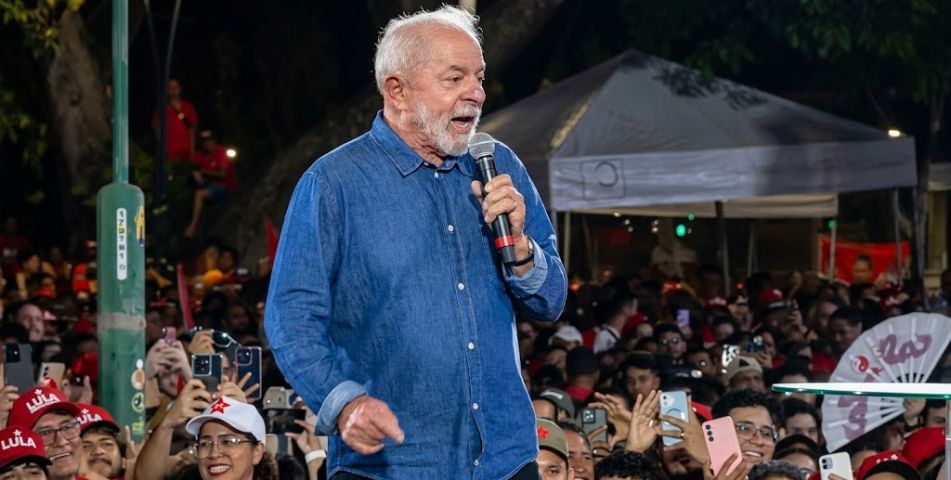 VÍDEO: Em fala sobre o câncer de próstata, Lula afirma que mulheres aprendem a “tomar toque” desde pequenas