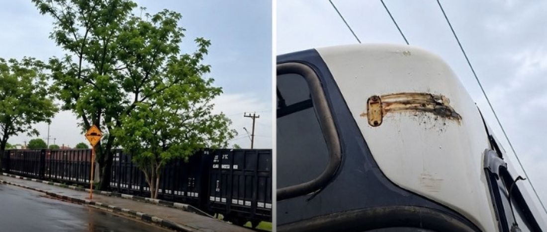 Ônibus escolar bate em trem em cruzamento de Içara; ninguém fica ferido