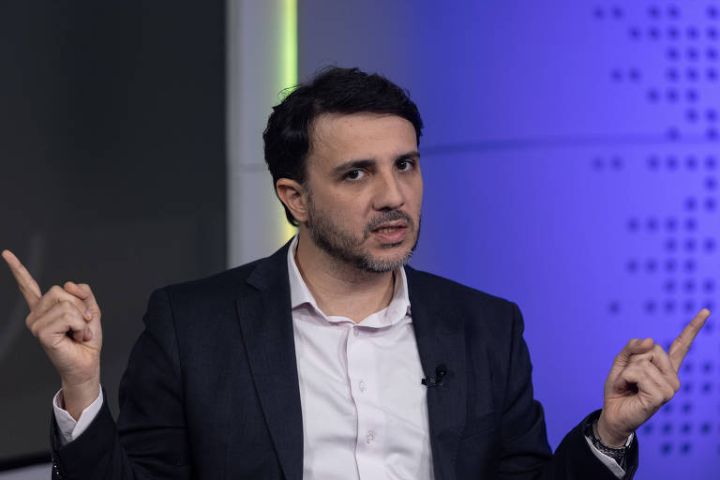 Renan Santos pede ao STF para participar de debate da Globo após TSE negar pedido
