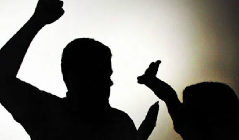 Homem é preso com foice suspeito de ameaçar, agredir e estuprar companheira em Imbituba