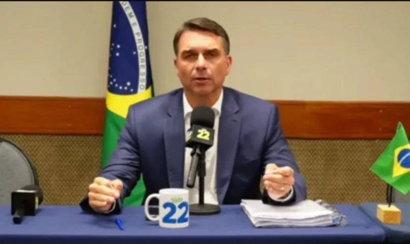(Vídeo) Flávio Bolsonaro diz que Lula usa 'amigos no Judiciário' para impor censura a debate da Globo