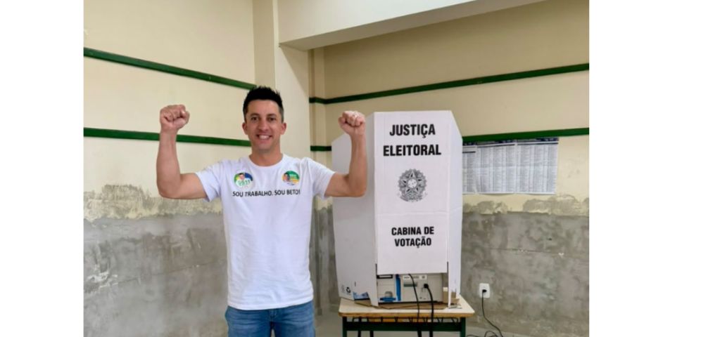 Beto Kuerten Marcelino vota em Braço do Norte