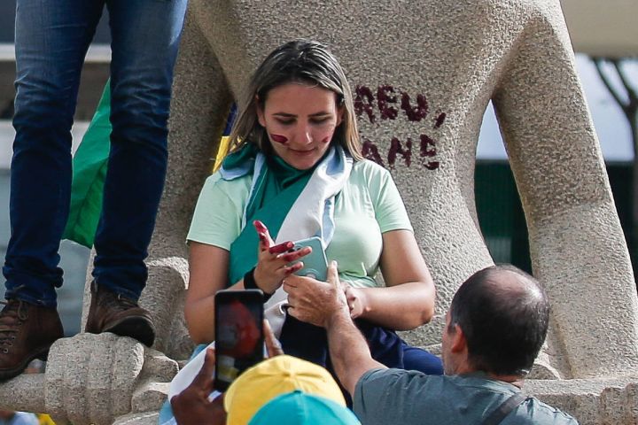 8 de janeiro: Moraes autoriza Débora do Batom a cumprir prisão em regime semiaberto
