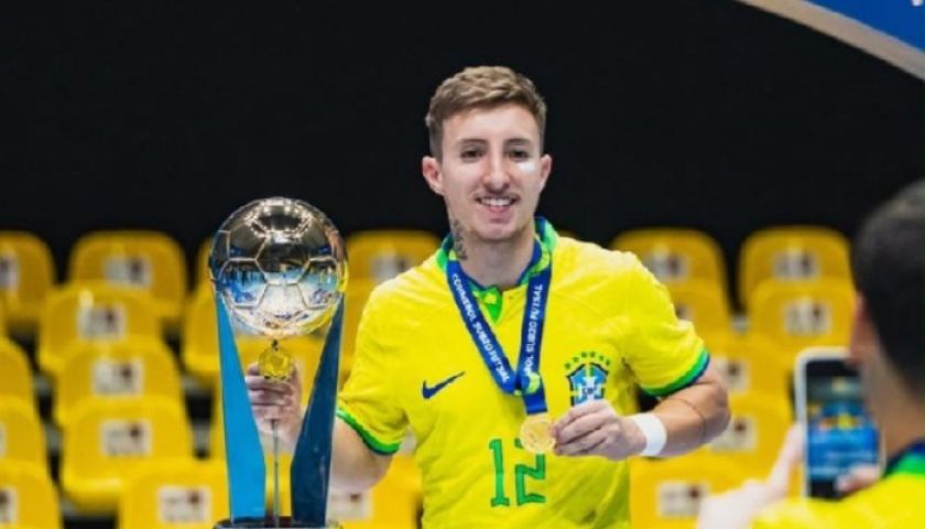 Luquinhas, do Tubarão, é campeão sul-americano com o Brasil