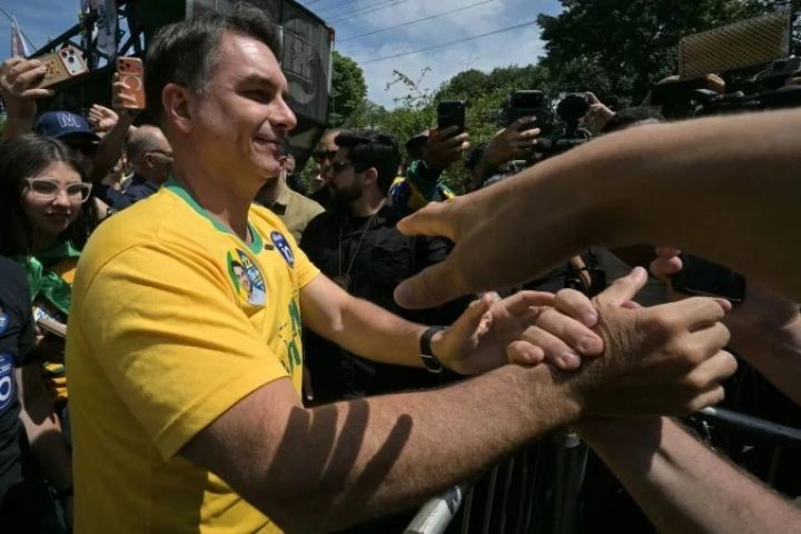PP e União Brasil manifestam apoio a Flávio Bolsonaro no segundo turno