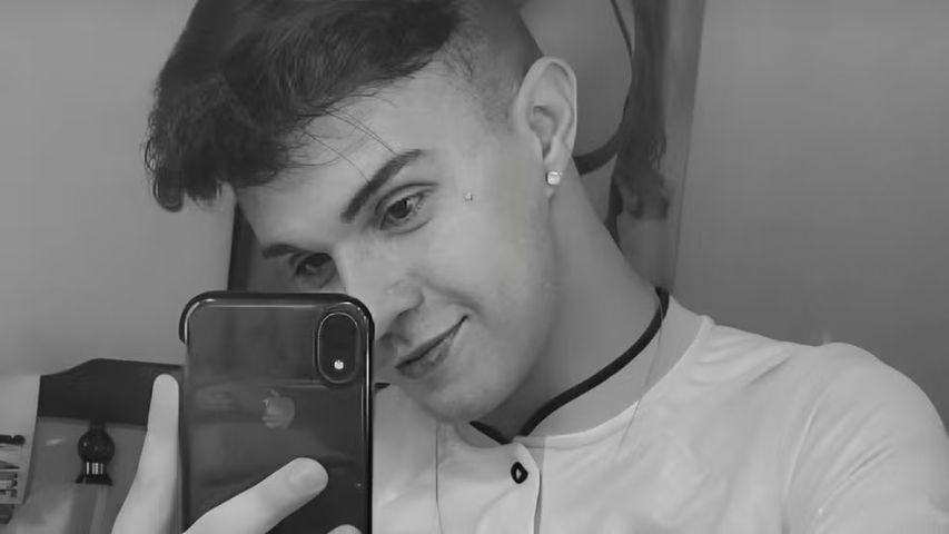 Homem que incentivou homicídio de jovem por ele ser gay é condenado a 20 anos