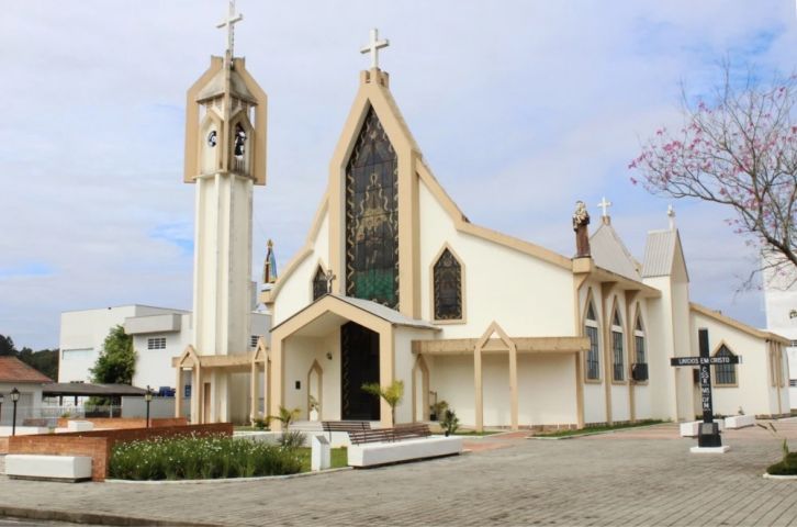Ex-funcionário de igreja em Treze de Maio é condenado por desviar mais de R$ 100 mil