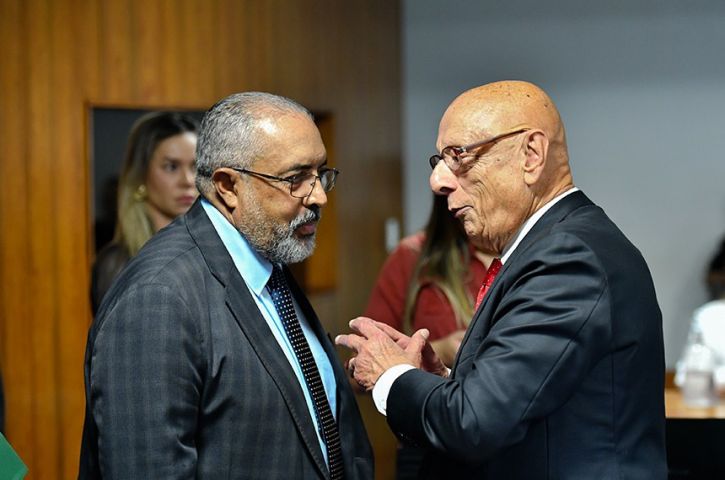 Amin declama estrofe para Paulo Paim, do PT, e clima cordial chama atenção no Senado; VÍDEO