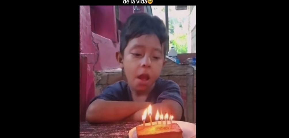 Mãe improvisa aniversário para filho com fatia de bolo e vídeo emociona a web