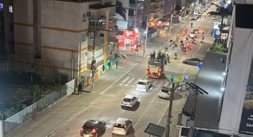 (Vídeo) Carreata em apoio a Flávio Bolsonaro reúne apoiadores em Laguna