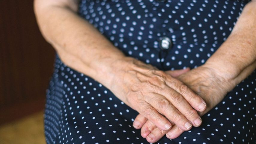Em SC: Homem é preso após agredir e tentar estuprar a própria avó de 90 anos