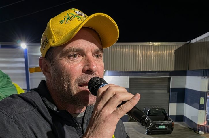 Deputado Jessé Lopes critica prefeito de Laguna em carreata: “Laguna não merece uma prefeitura de traíras”