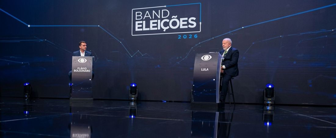 Com mais de 1 milhão de espectadores no YouTube, Lula e Flávio Bolsonaro iniciam debate na Band