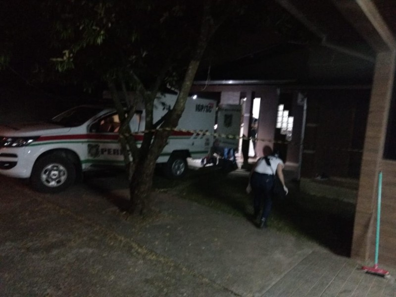 Jovem é morto a tiros dentro de casa