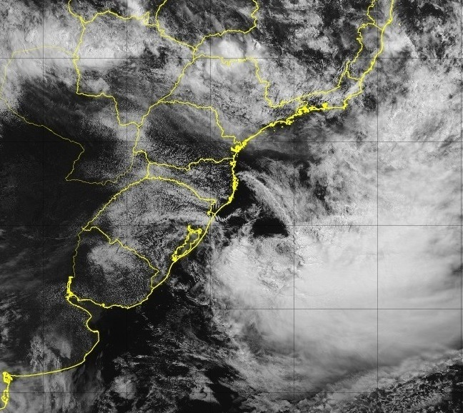 Efeitos do ciclone começam a ser sentidos pelos catarinenses