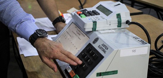 TRE registra 88 ocorrências com urnas e um eleitor preso em flagrante em SC