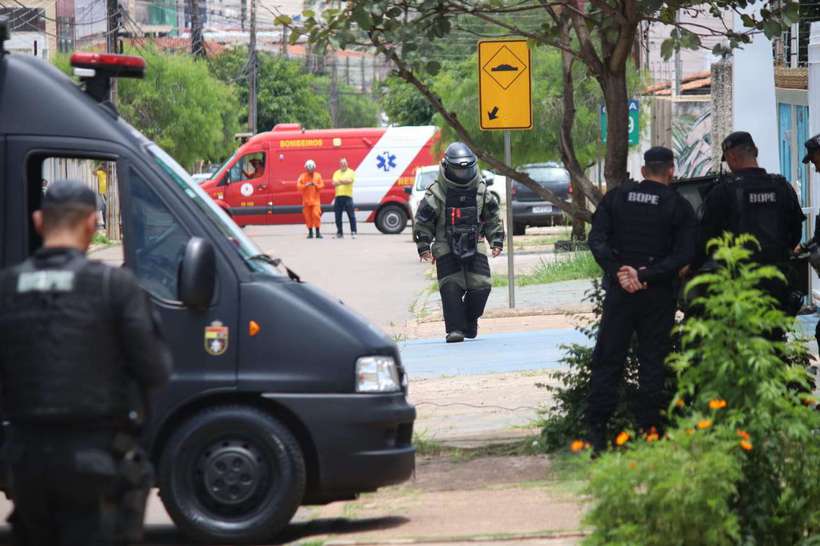 No país: Suspeita de bomba faz Polícia Militar isolar escola