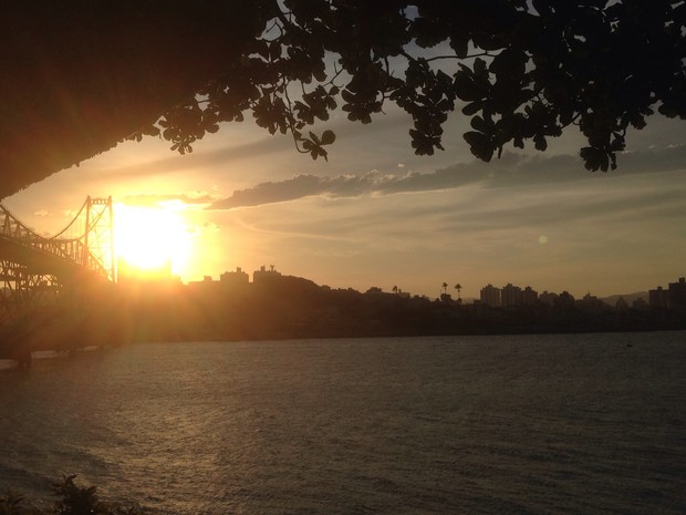 Início de semana é com sol em SC