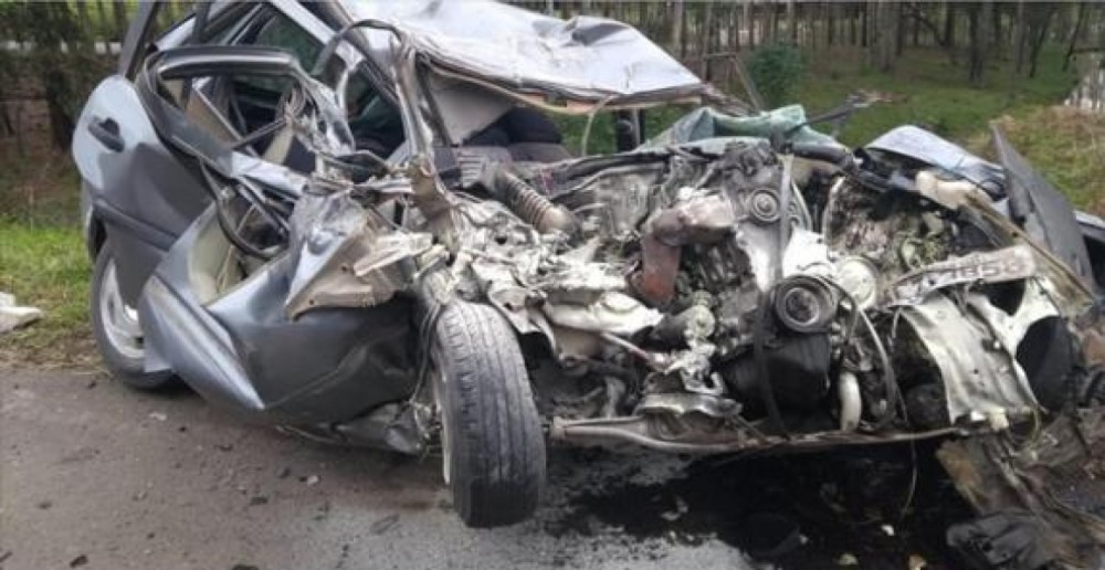 Em SC: Homem morre após colisão frontal entre carro e caminhão