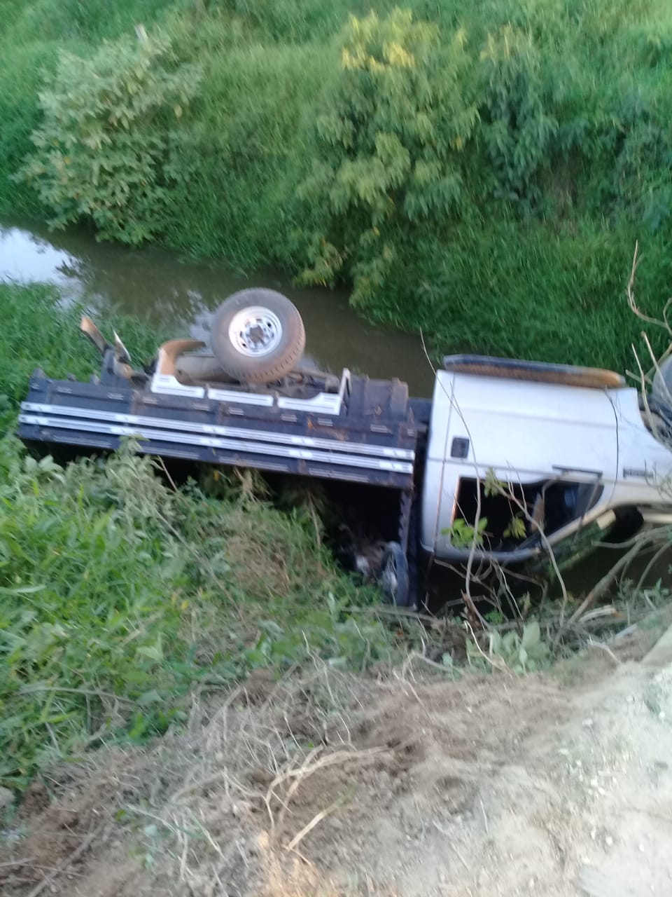 Motorista cai de ponte em Braço do Norte