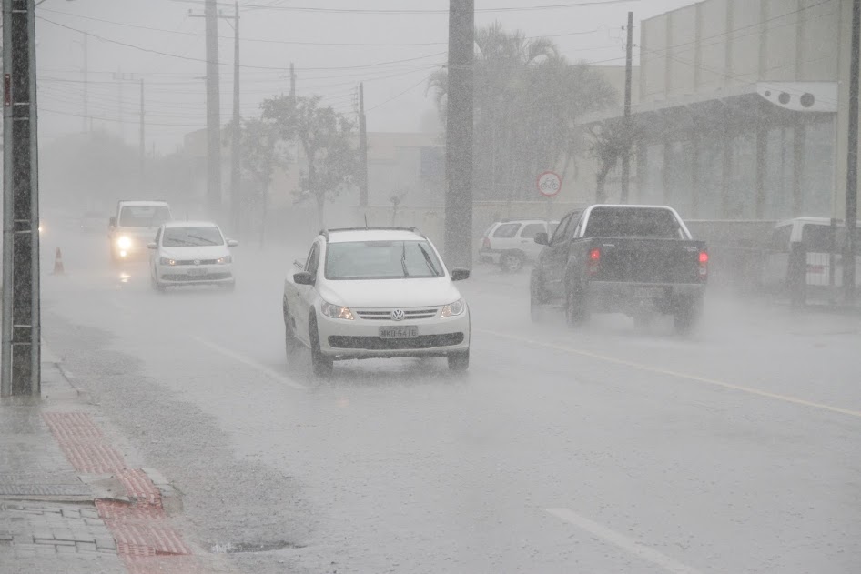 Mais nuvens e chuva ocorrem a partir desta quarta-feira em SC