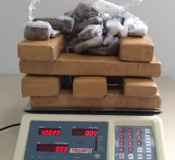 2ª fase da Operação “Queda de Hades”: Duas pessoas são presas e mais de 10 quilos de maconha são apreendidos